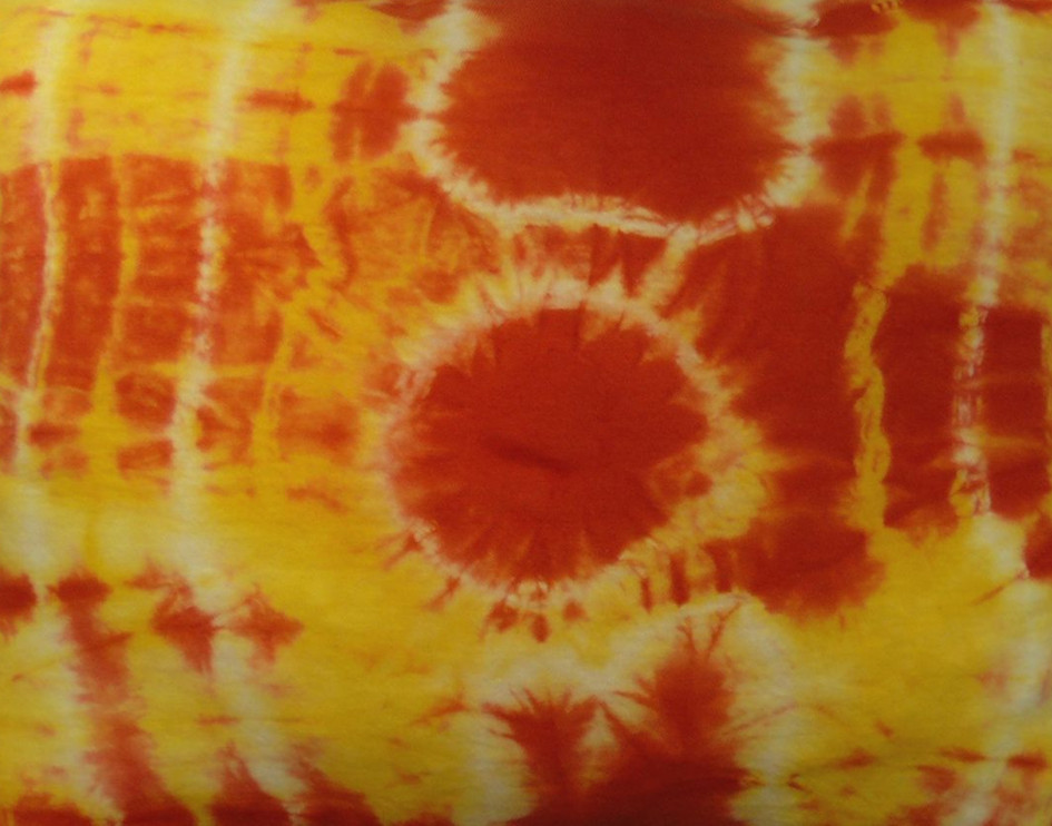 128. ábra – Kötözött batik. II. éves óvodapedagógus hallgató munkája